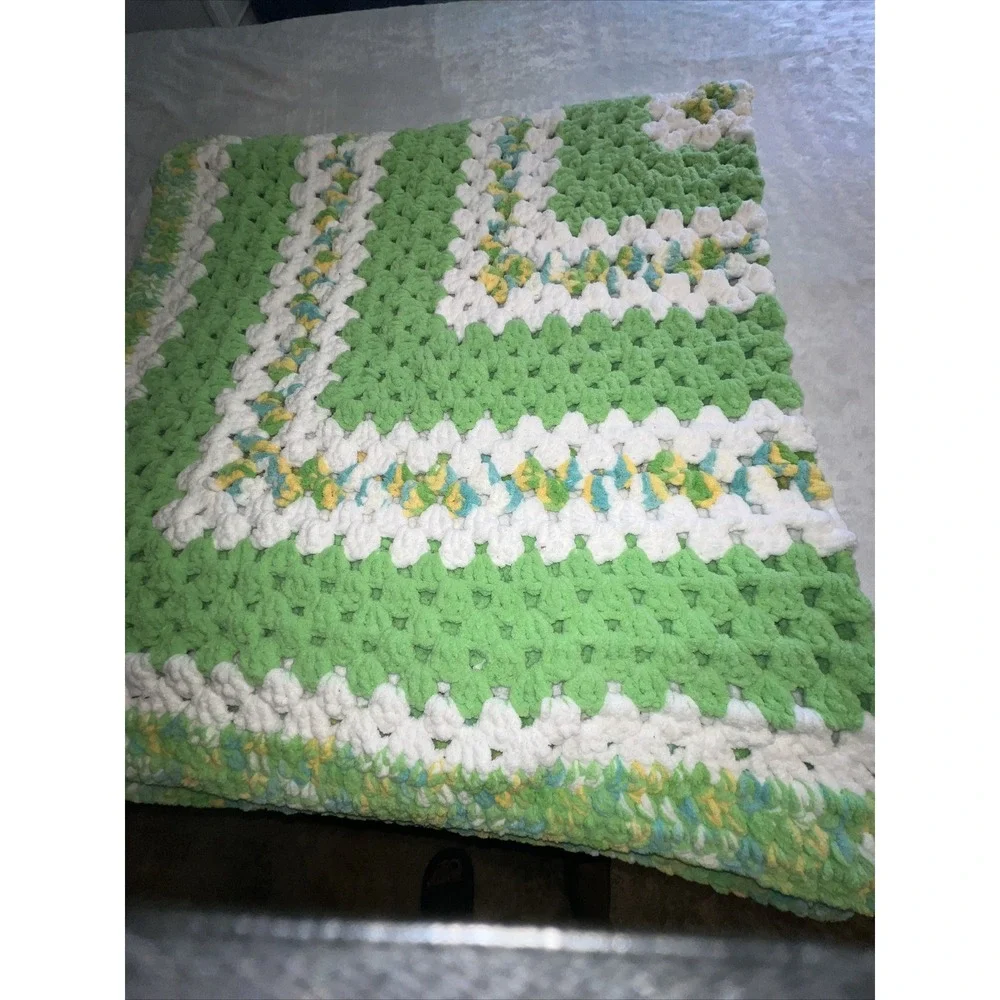 Vtg Soft Handmade Boho Crochet  68